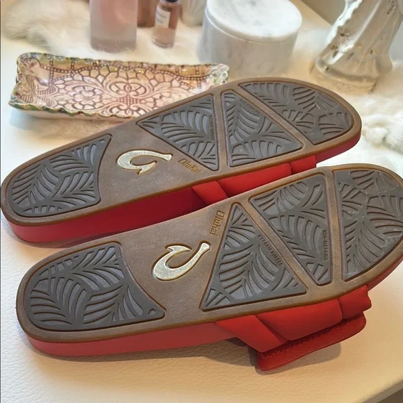 Women's OLUKAI slides - Picture 4 of 5